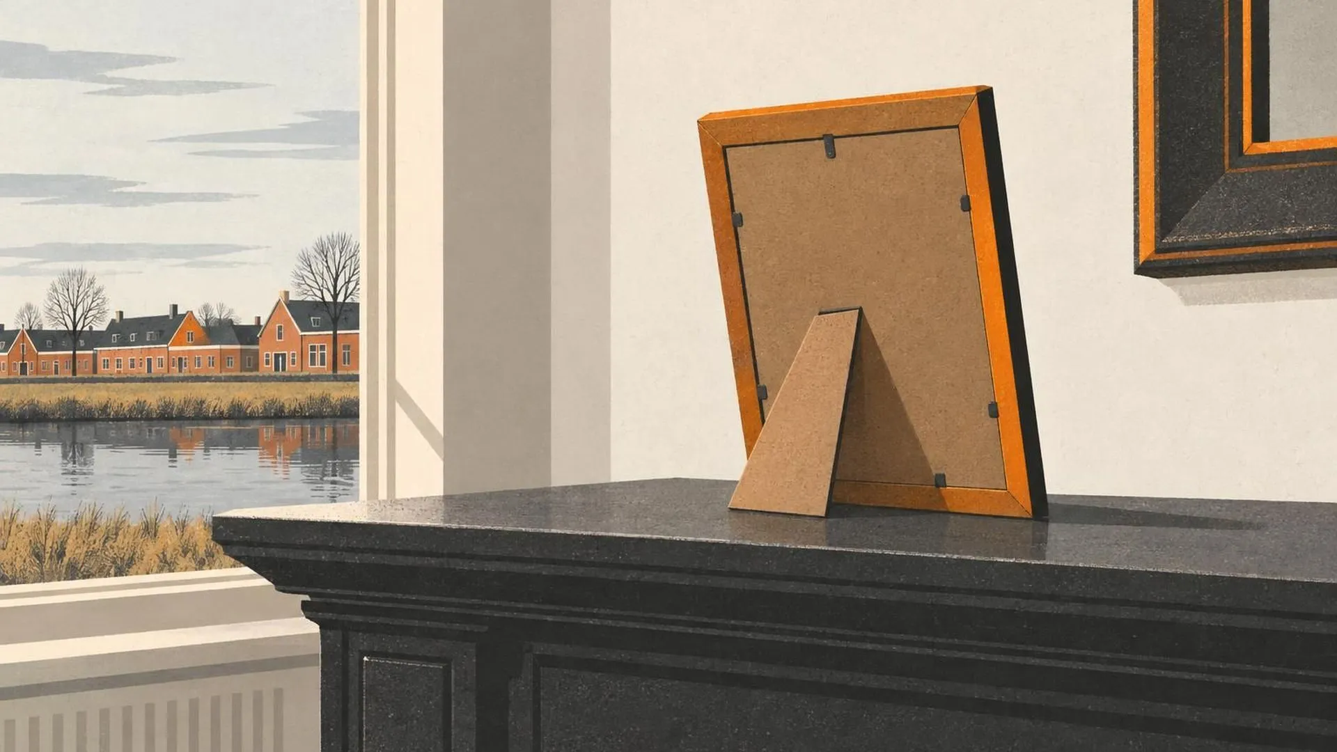 Een lege fotolijst op een schoorsteenmantel die van de kamer is afgekeerd, zodat alleen de kale achterkant zichtbaar is.
